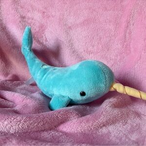 Douglas plush Narhwal